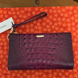 NWT Brahmin Daisy Wristlet in Sugar Plum Melbourne Croc Embossed Leather